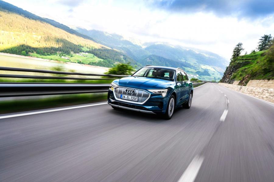  Audi e-tron 55 Quattro 2019 года  (WW) (фото 364 из 452)